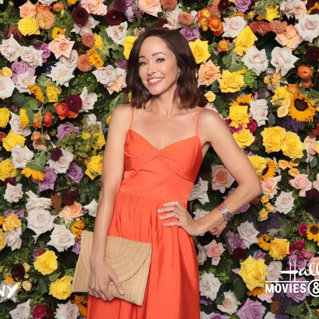 Autumn Reeser narrated the character Emma Lowell in the movie