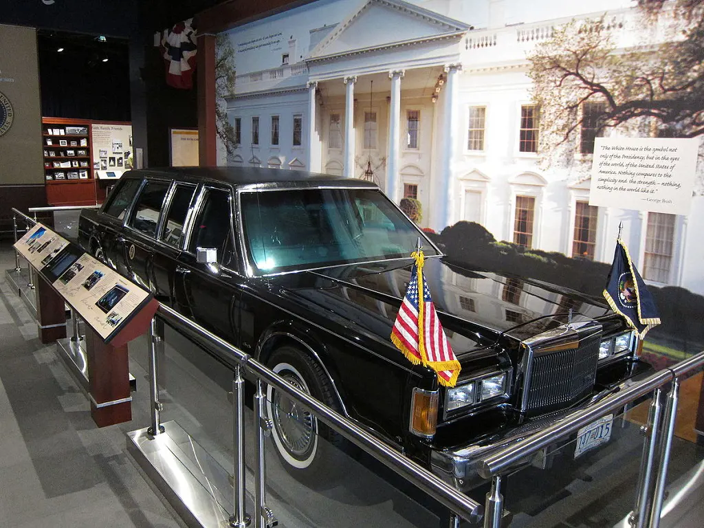 George H.W. Bush - 1989 Lincoln Town Car