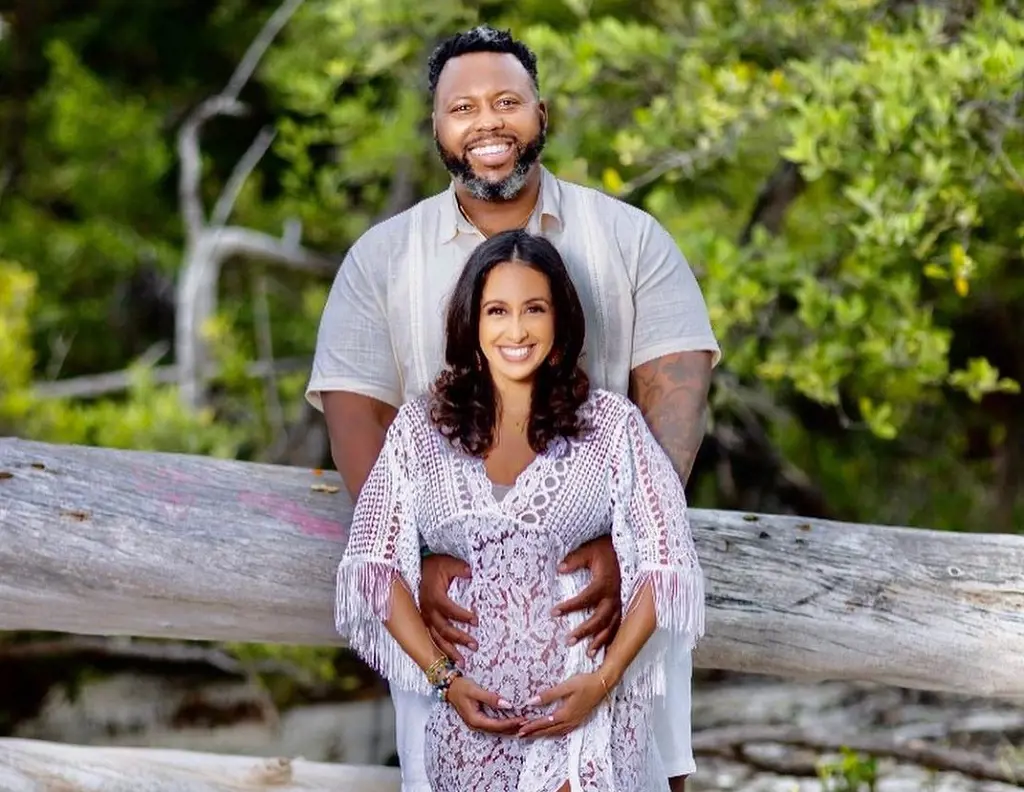 Kam and Bernardette announced their pregnancy with a lovely photo in 2021.